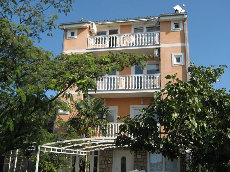 Guest House Berto Цриквениця Екстер'єр фото