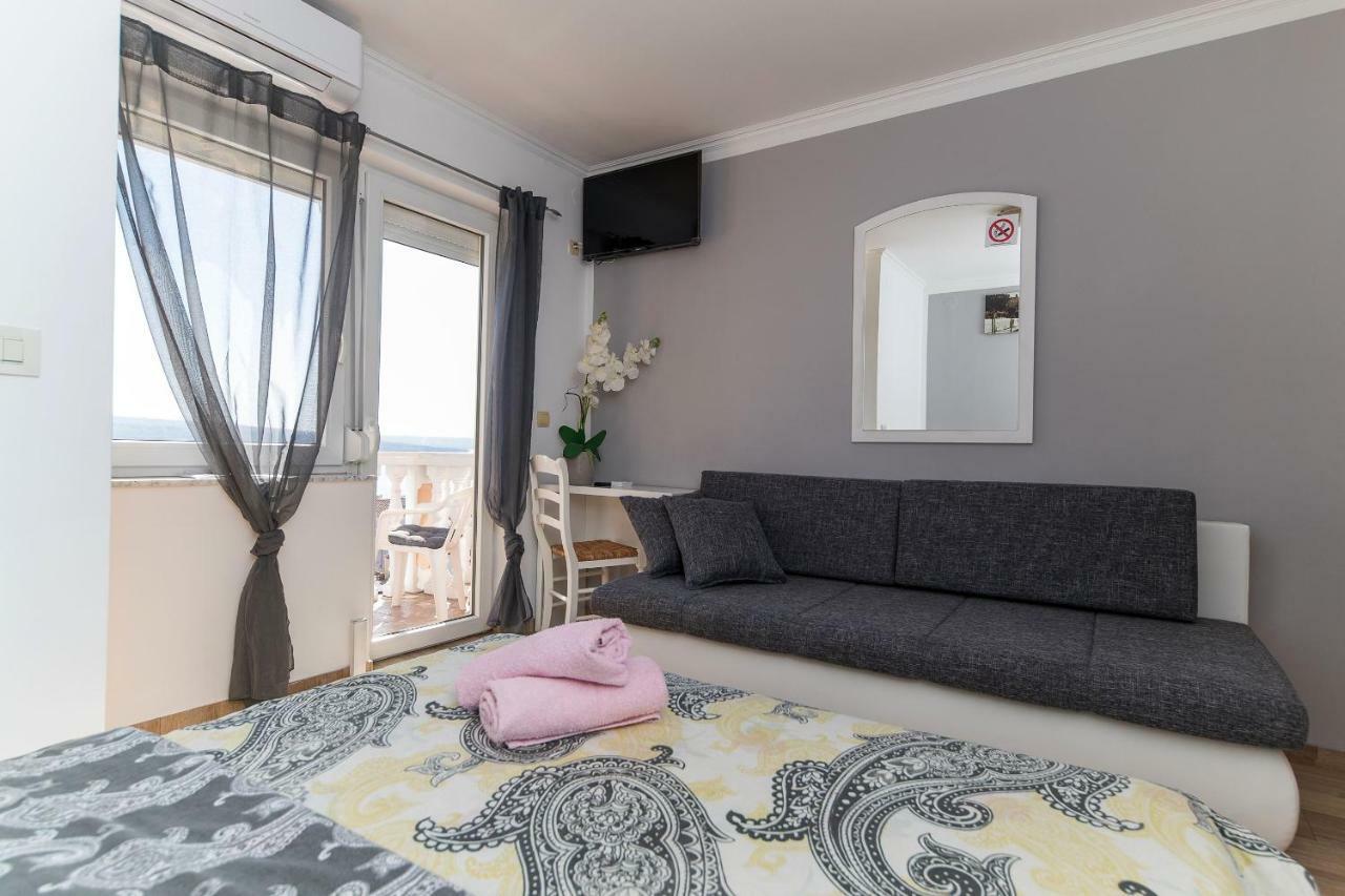Guest House Berto Цриквениця Екстер'єр фото