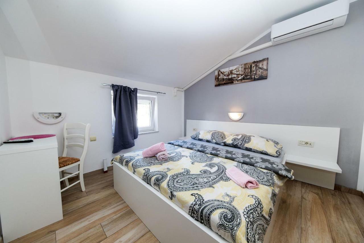 Guest House Berto Цриквениця Екстер'єр фото