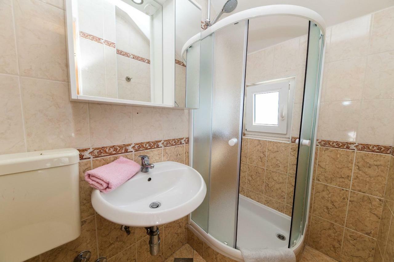 Guest House Berto Цриквениця Екстер'єр фото